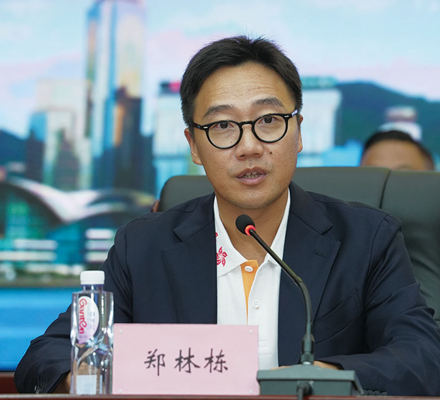 ●籌委會主席鄭林棟於開營典禮上致辭。