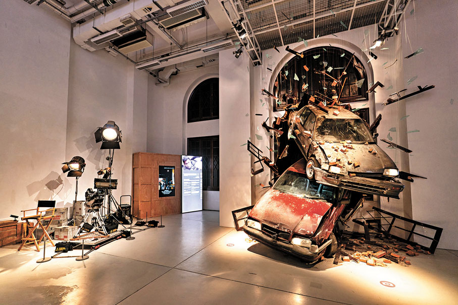 ●「光影邊緣—香港電影的臥底世界」現場復現港片經典追車場景，十分震撼。  大館供圖