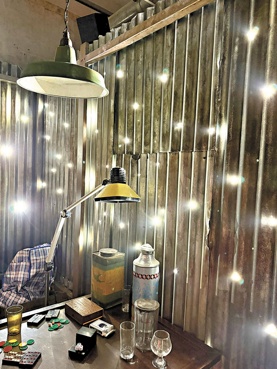 ●觀眾可在展覽場景四「風雲戰場」中感受逼真的槍戰場景。