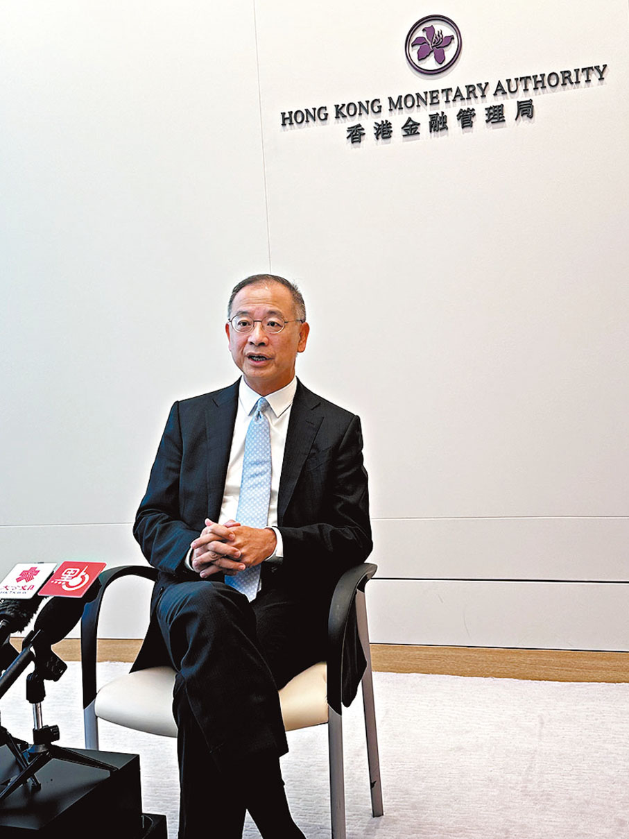 ●金管局總裁余偉文強調目前香港銀行穩健經營，壞賬情況仍遠低於亞洲金融風暴時期。 資料圖片