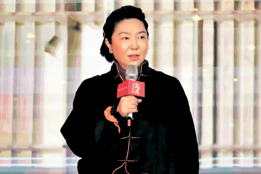 ●田沁鑫表示,將《大公報》報人抗戰的歷史搬上舞台,對於傳承偉大抗戰精神,具有獨特的價值和意義。 香港文匯報北京傳真