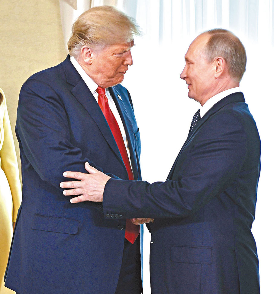 ●特朗普（左）在峰會前向普京發出警告。 資料圖片