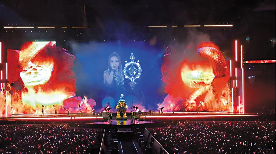 ●G.E.M.一出場即點燃全場氣氛。   讀者供圖