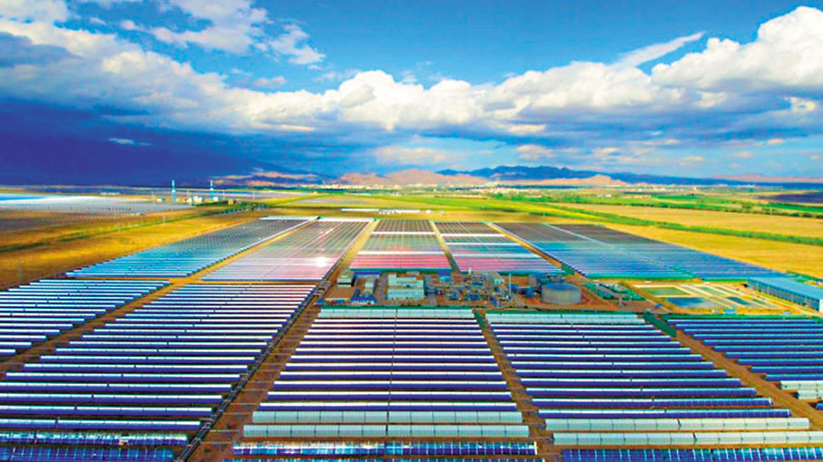 ●中廣核新能源位於青海省德令哈市的50兆瓦光熱示範電站。網上圖片