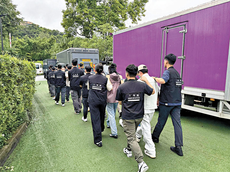 ●入境處昨日繼續在全港多區展開反非法勞工行動,再拘捕多24人。