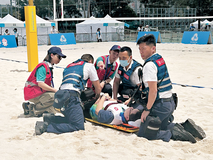 ●圖為醫管局人員在全運會沙灘排球測試賽中執勤。醫管局Fb圖片