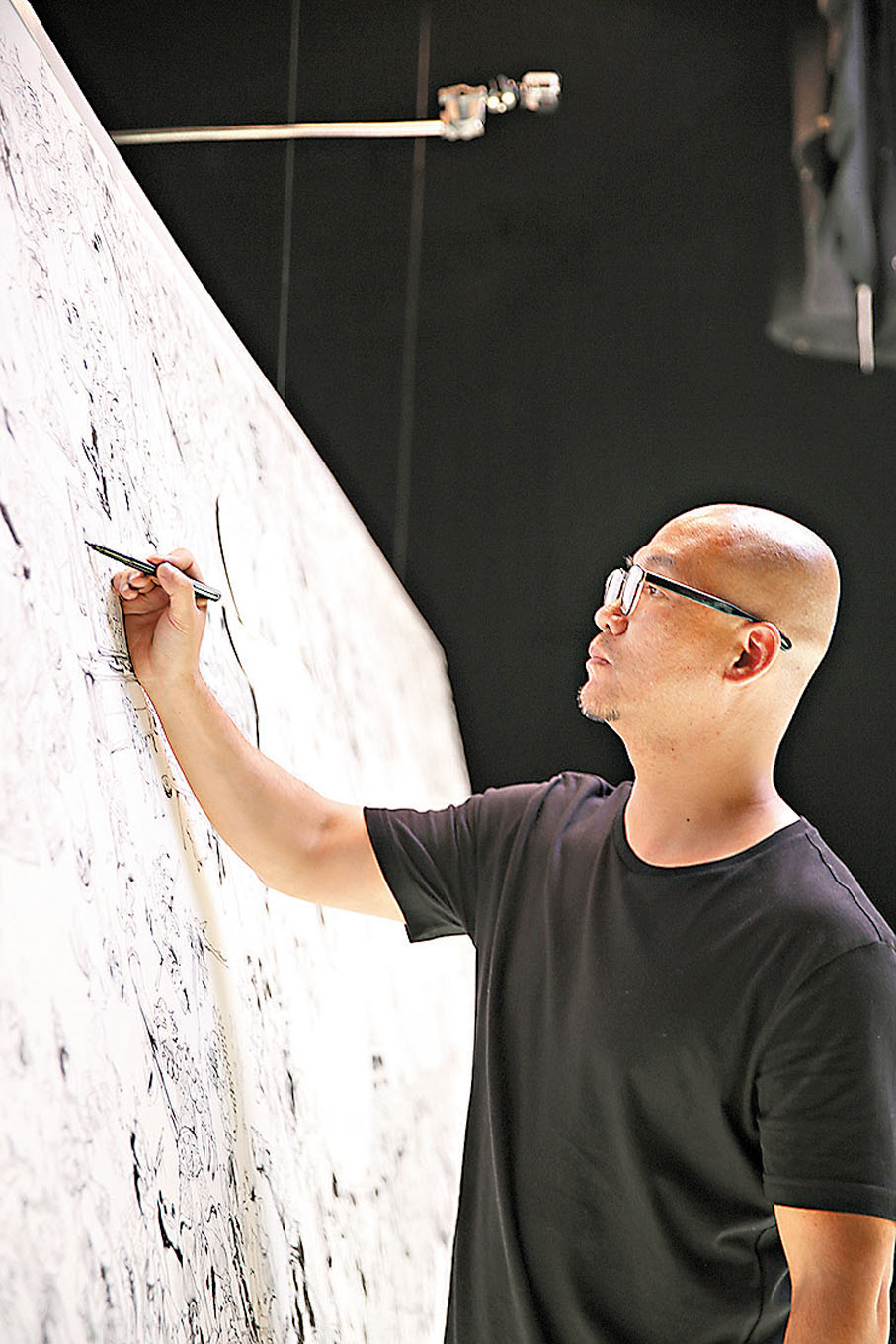 ●金政基以即席繪畫巨幅圖像蜚聲國際。香港藝術中心供圖