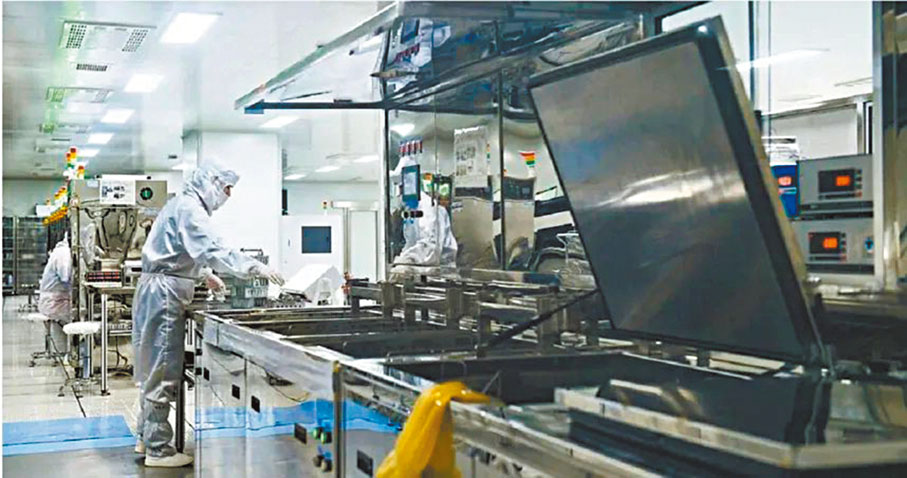 ●稀土生產企業應在總量控制指標範圍內從事稀土開採和稀土冶煉分離，並建立稀土產品流向記錄制度。圖為內蒙古包頭市的稀土加工場。 資料圖片