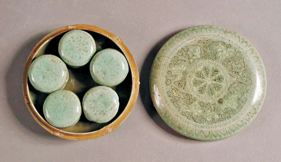 ●高麗14世紀 青瓷鑲嵌粉盒