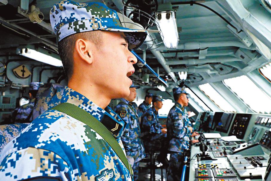 ●人民海軍官兵接受實戰化訓練。