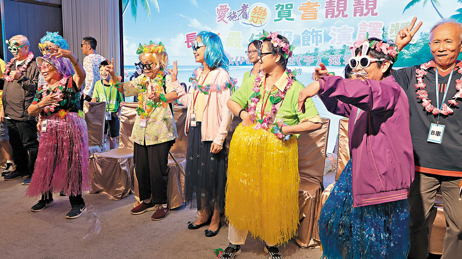 ●「愛施耆樂×小當家環遊世界長者慈善午宴」昨日舉行，為長者及基層家庭市民帶來一個與別不同的「環遊世界」體驗。 香港文匯報記者黃艾力  攝