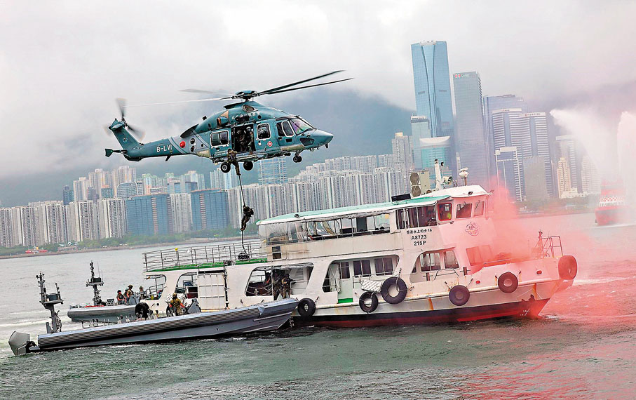 ●跨部門反恐專責組將於本周四（28日）在啟德郵輪碼頭，舉行成立「三層防範機制」後首個大型跨部門反恐演習。圖為早前的反恐演習。