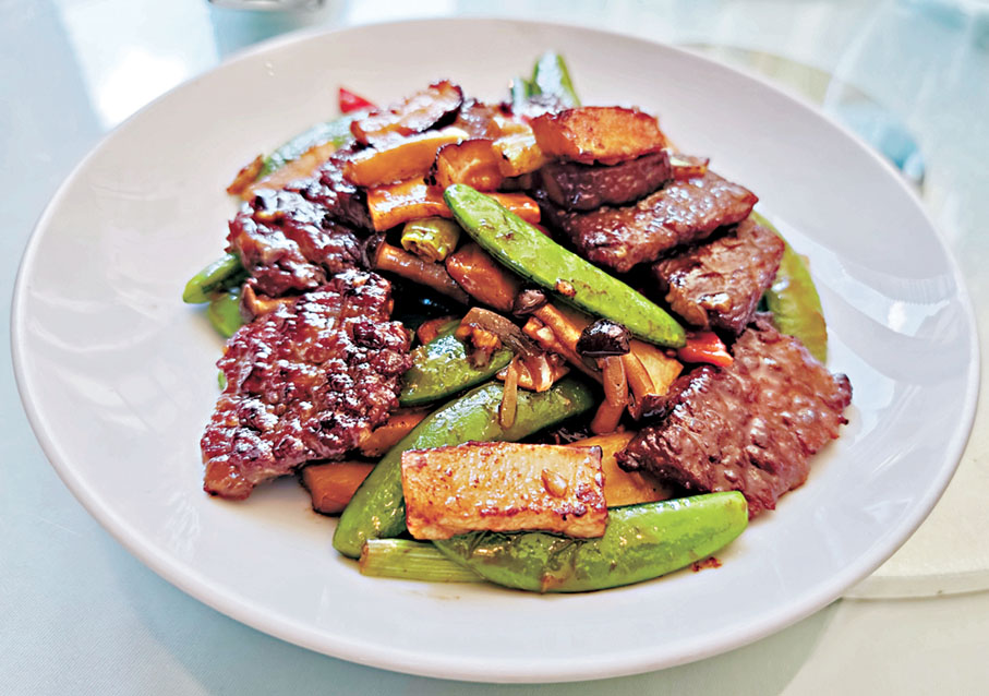 ●山椒汁野菌炒牛助骨肉