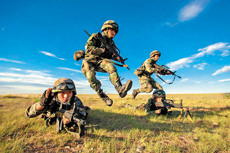 ●「跨越-2015·朱日和」系列實兵對抗演習。