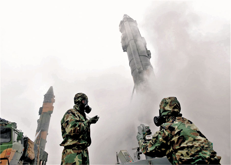 ●「天劍」系列演習中，火箭軍常態開展紅藍對抗演練，提升戰略能力。