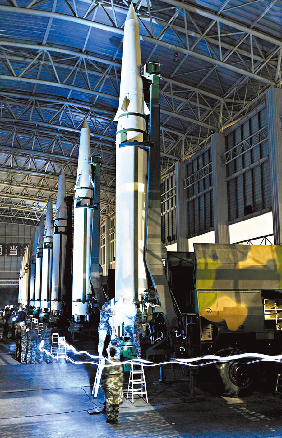 ●夜間微光條件下合成訓練。