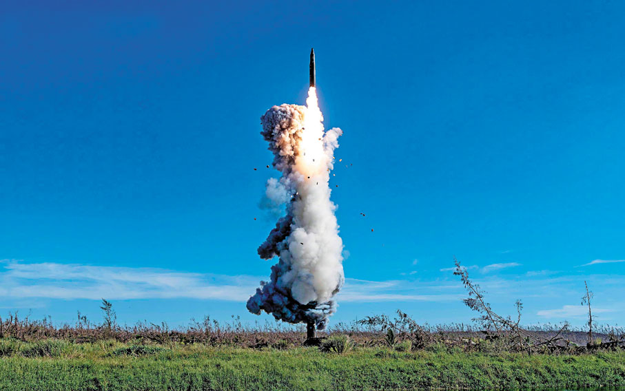 ●2024年9月25日，火箭軍向太平洋相關公海海域成功發射一發洲際彈道導彈，準確落入預定海域。