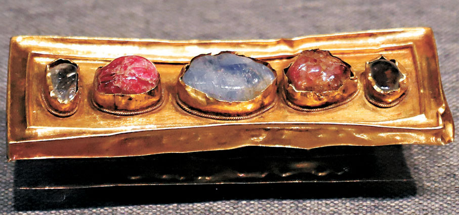 ●金鑲寶石帶銙