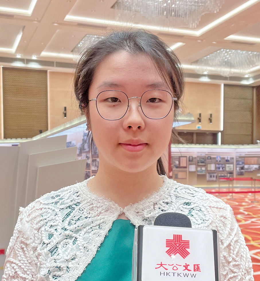 ●施同學:作為澳門青少年,應當銘記歷史、珍愛和平,傳承抗戰精神。