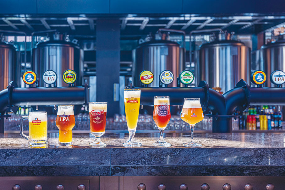 ●青島啤酒推出系列精釀產品滿足並引領消費者多元化需求。