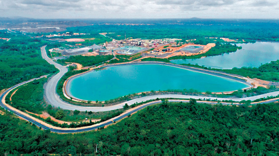 ●知情人士指，紫金黃金國際在港上市最快在本月進行。圖為旗下加納阿基姆金礦。 公司圖片