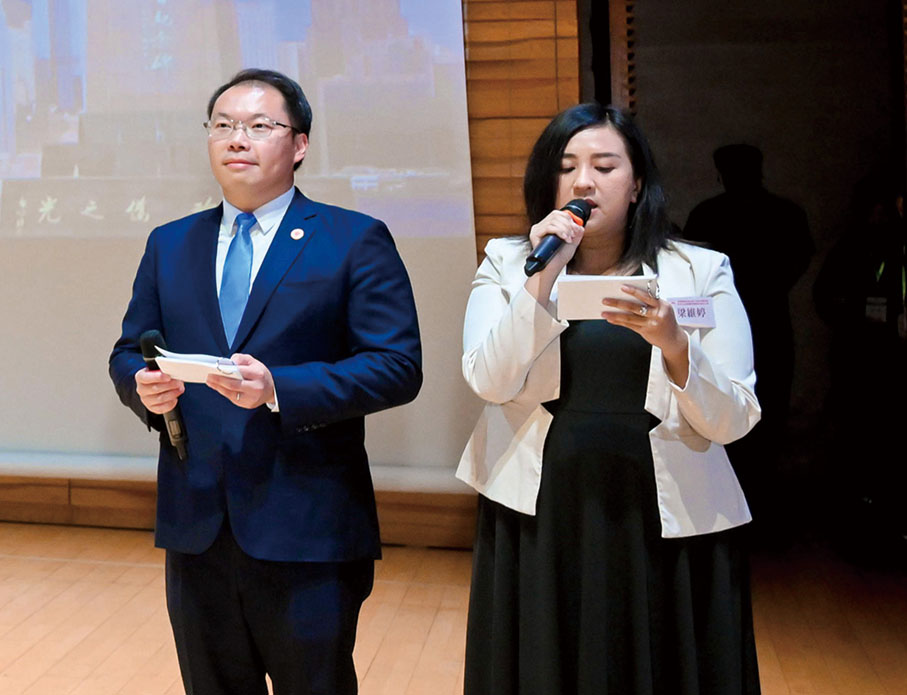 ●廖宇軒（左）、梁維婷（右）擔任司儀。