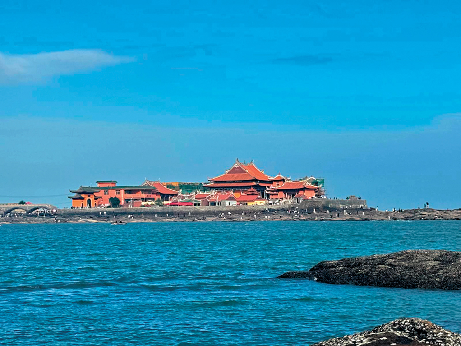 ●位於石獅市海岸的珞珈寺
