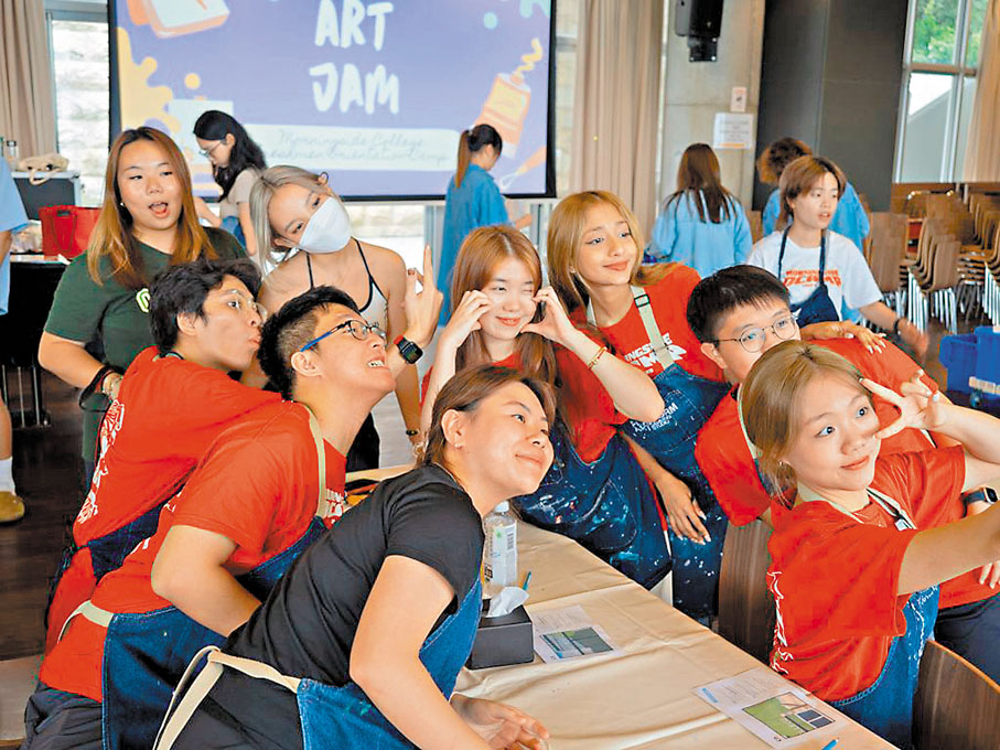 ●由高年級學生籌辦的本科生迎新活動。 港中大供圖