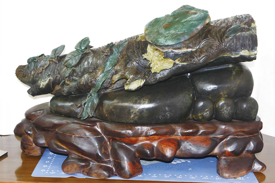 ●獨山玉雕生命之根。