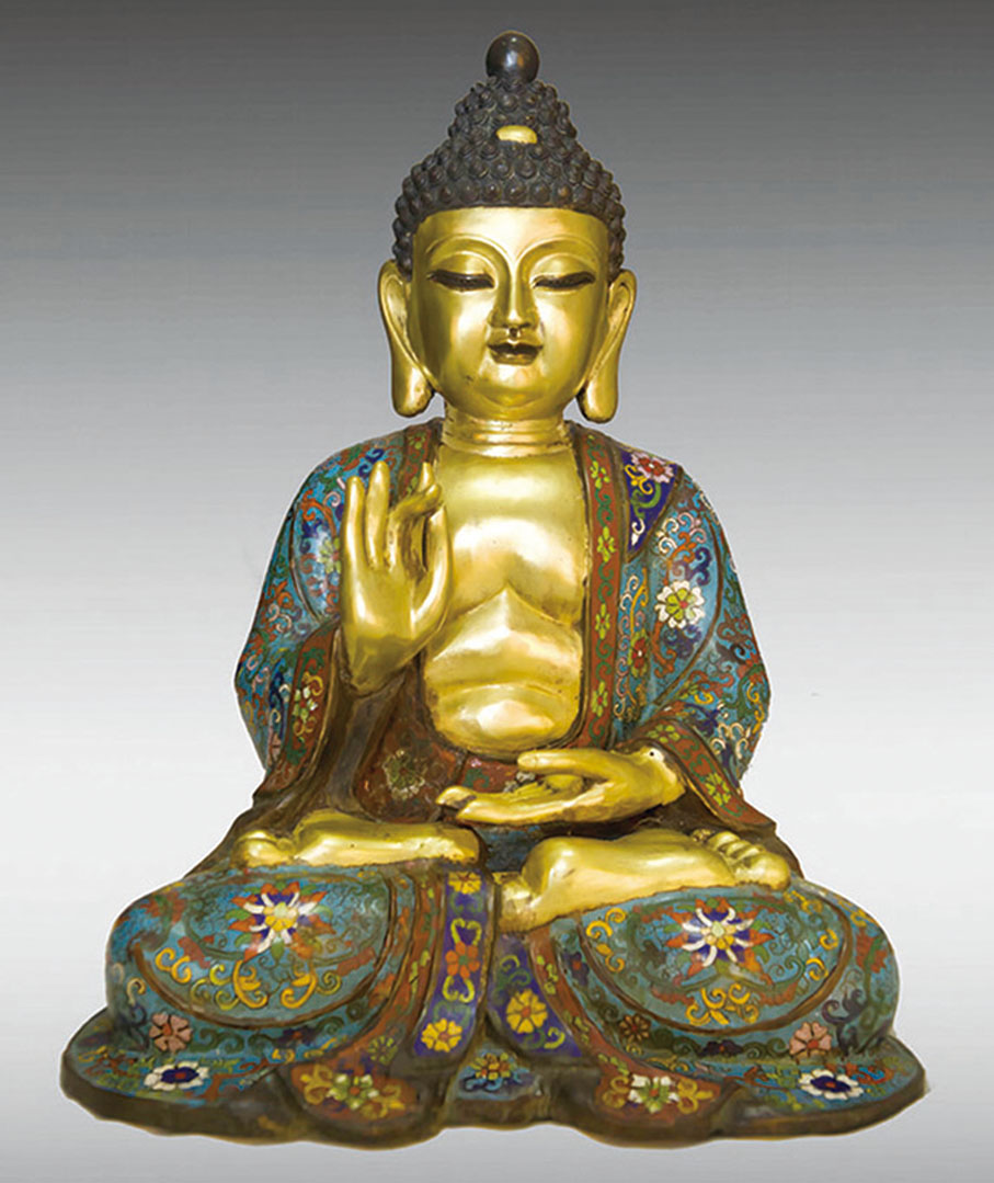 ●銅胎景泰藍跌坐佛像。