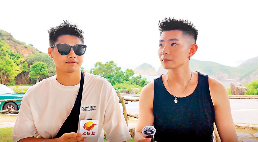 蔣先生（左）和林先生（右）：我倆這次從福建專程過來，主要因為從小紅書上看到宣傳，看到景色也非常優美，和內地一些徒步路線相比，東壩不算太多人，我們從九龍乘的士過來，只花200元，很划算，不用轉來轉去。