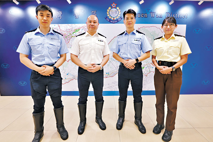 ●左起：林志華警員、林志忠警署警長、馬大偉警長及交通督導員林顥璉。香港文匯報記者鄧偉明  攝