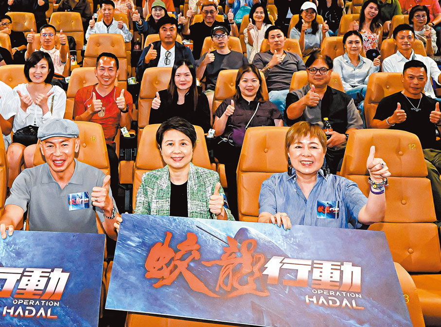 ●《蛟龍行動》導演林超賢（左一）。