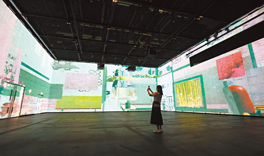 ●東九文化中心的形館可供全牆投影，為觀眾營造沉浸式體驗。 香港文匯報記者郭木又  攝