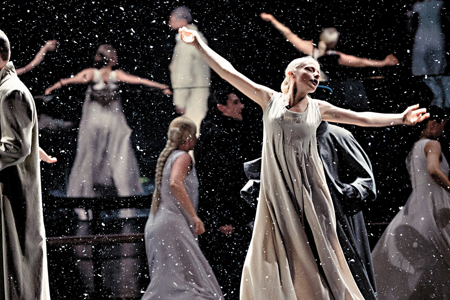 ●《葉甫蓋尼·奧涅金》舞美簡約，但意味深遠。 劇方供圖