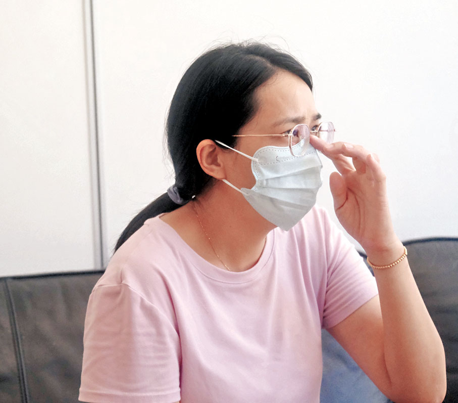 ●呂女士指過渡房改善了一家人的居住環境。香港文匯報記者涂穴  攝