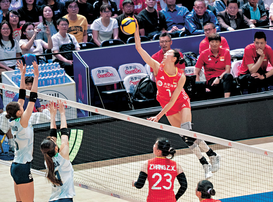 ●世界女排聯賽在香港啟德體藝館舉行，吸引大批旅客慕名來港觀賽，成為「體育+旅遊」的成功典範。 資料圖片