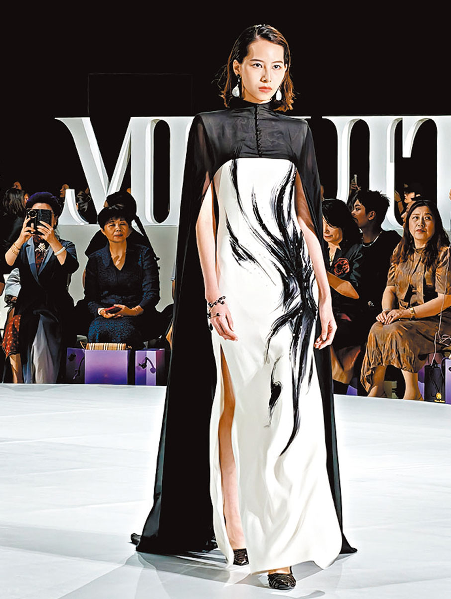 ●紗線、修竹勾勒出東方神韻。