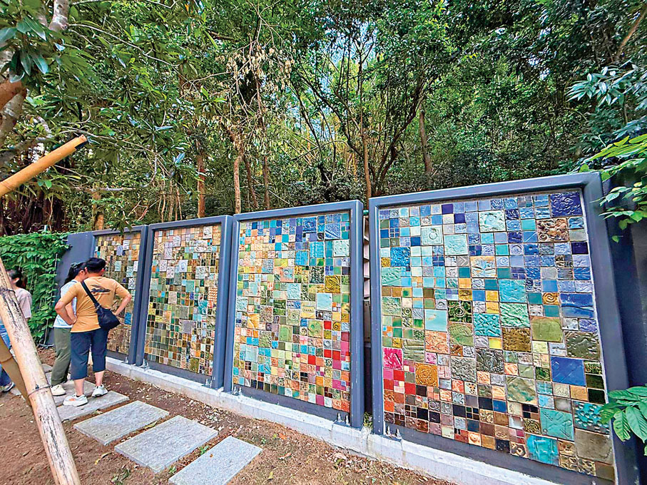 ●陶瓷裝置《拓印龍窯》由公眾參與完成。