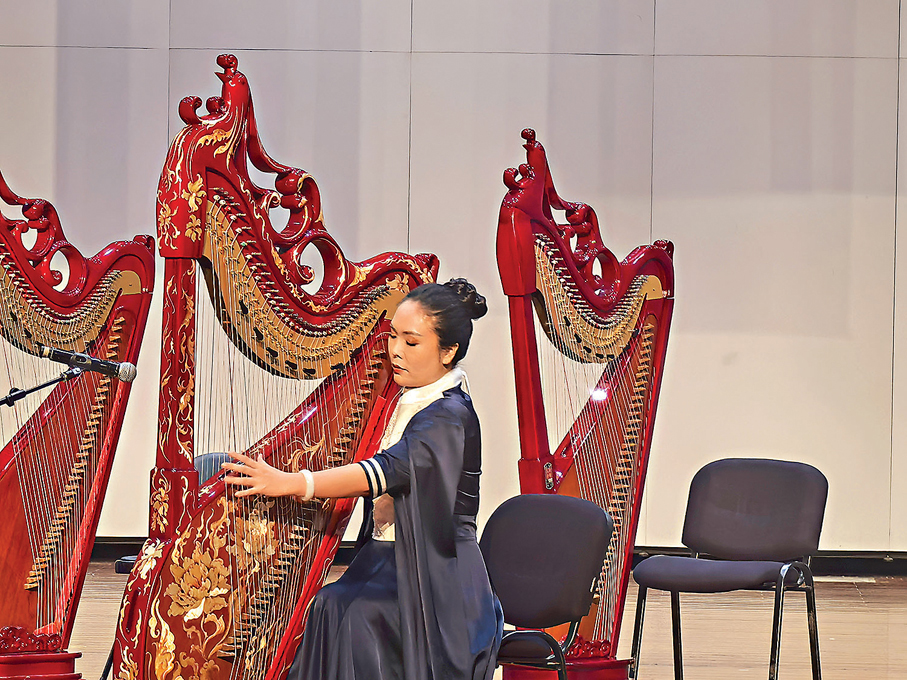 ●魯璐是第一批崔君芝的學生。