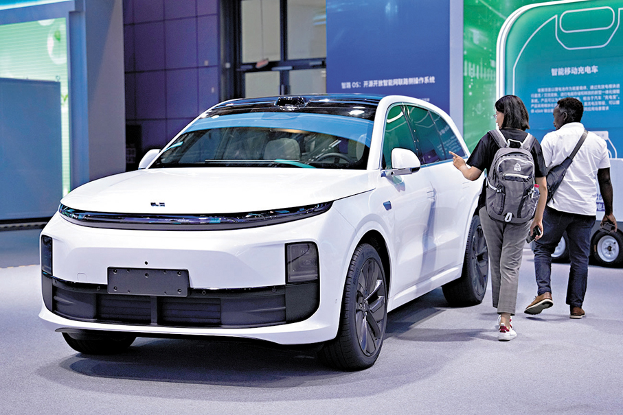 ●白銀在電動車電池、車載電子產品、電路板和連接器等多個關鍵部件中都發揮重要作用。 資料圖片