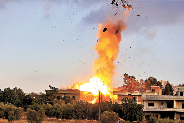 ●以軍空襲黎南納巴泰附近凱法爾泰布尼特鎮中心的一間房屋。 新華社