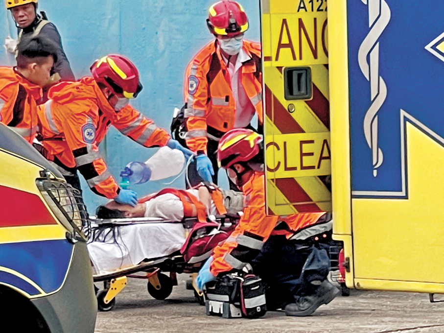 ●女事主送院時昏迷。 香港文匯報記者劉友光  攝