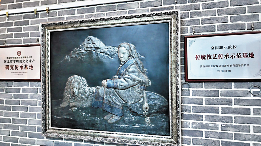 ●郭海博作品《岡仁波齊》細膩呈現藏族風情。