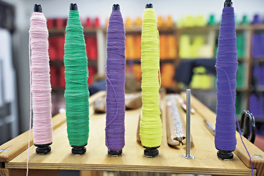 ●織布機木梭梭芯。 香港文匯報記者郭木又  攝