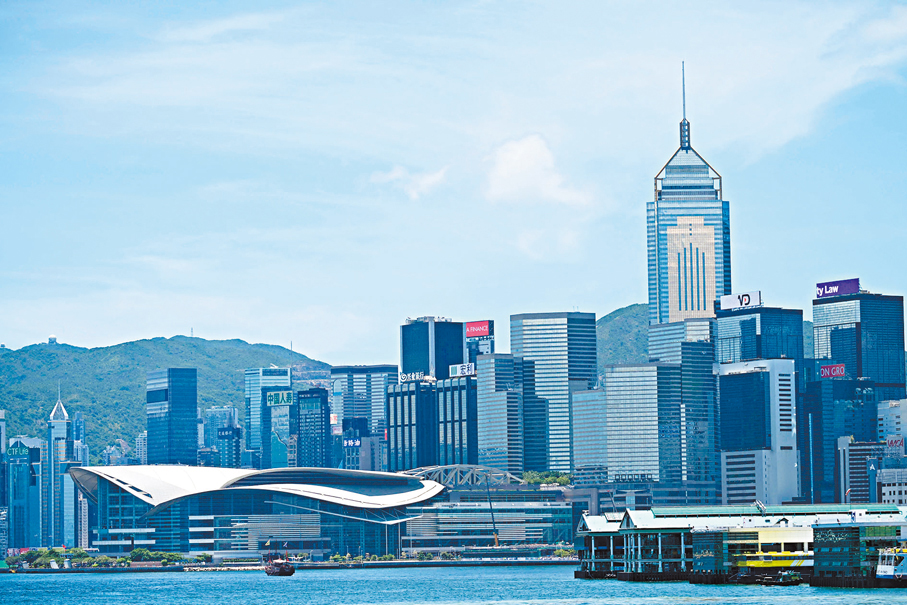 ●特區政府回應兩份國際評級報告時指，本港將一如既往，既鞏固優勢產業，更培育新興產業和領域，歡迎海內外的企業和人才來港投資興業。 資料圖片