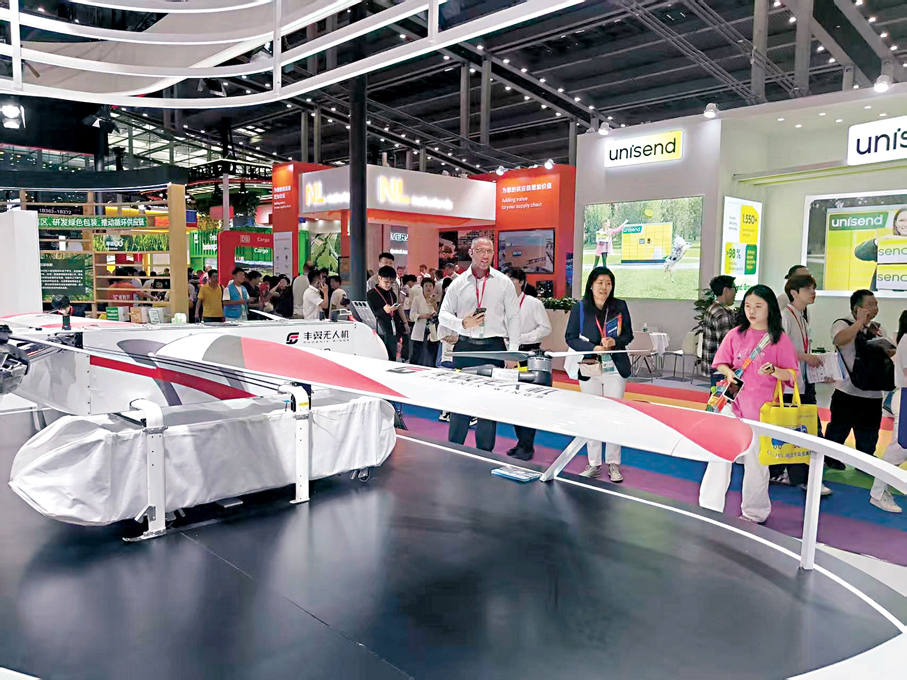 ●豐翼新推出的方舟（ARK）80無人機，為中長距離低空物流運輸帶來解決方案。香港文匯報記者李昌鴻  攝