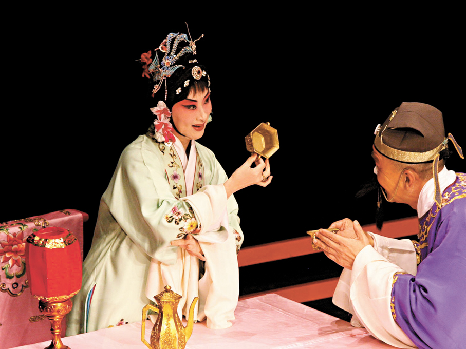 ●香港著名京昆表演藝術家鄧宛霞演出《尤三姐》。