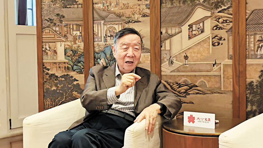 ●故宮博物院原院長鄭欣淼