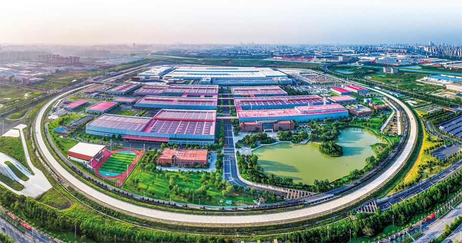 ●位於合肥市肥西縣新能源汽車智能產業園的江淮華為尊界超級工廠。   王世保 攝